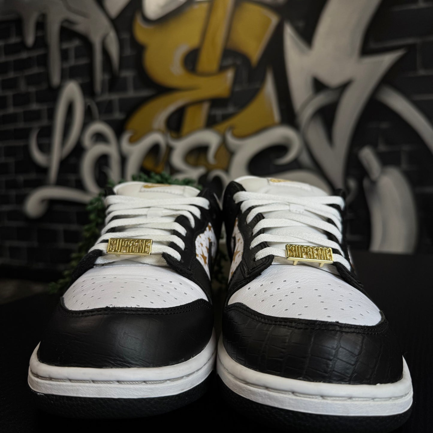 Nike SB Dunk Low Supreme Stars Black