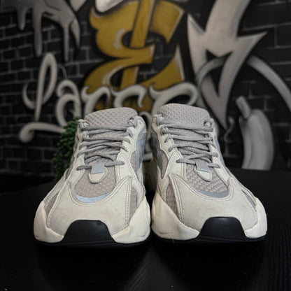 Yeezy 700 V2 Static