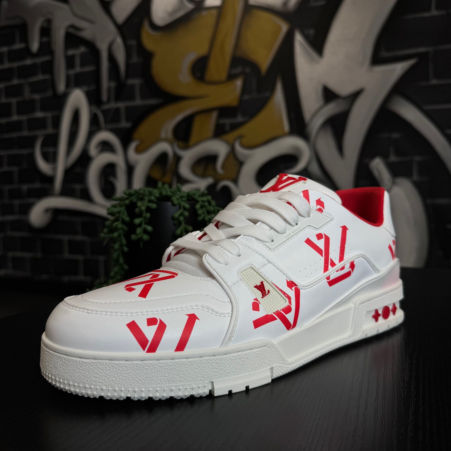 Louis Vuitton Trainer White Red LV Arrow Logos