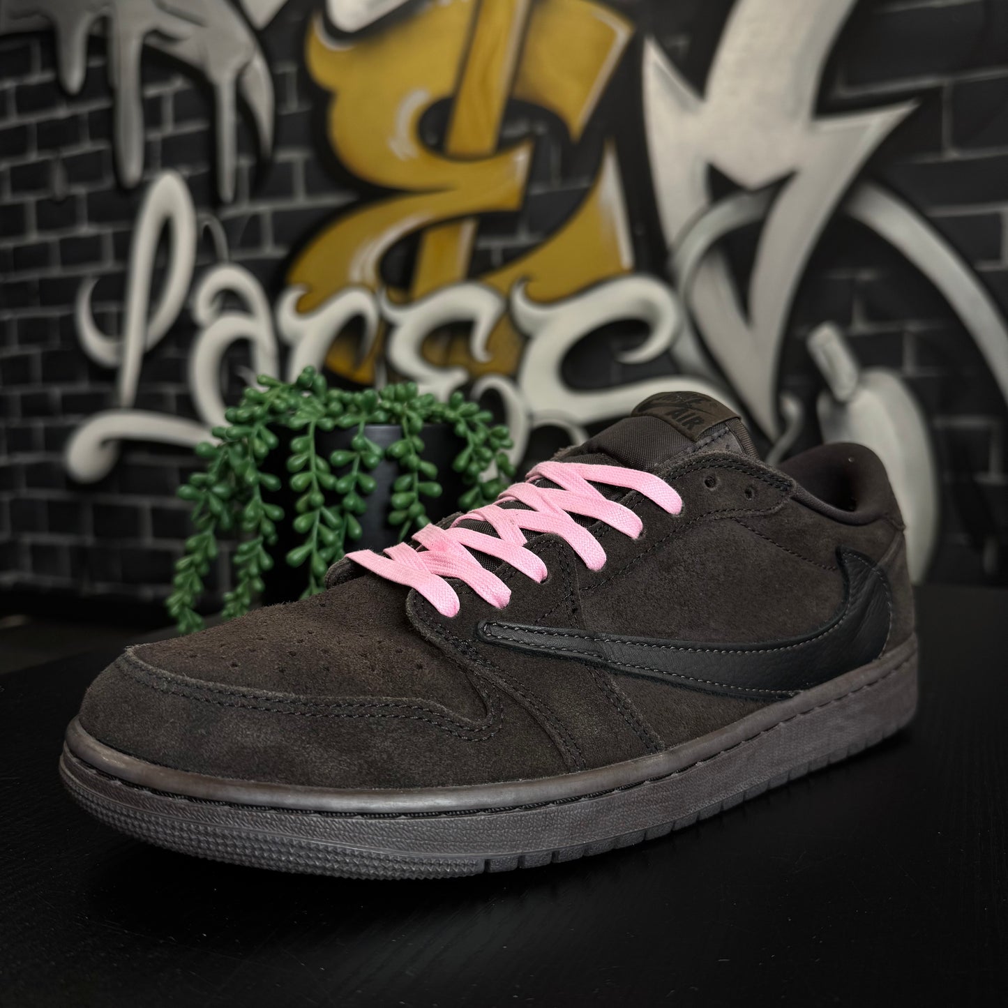 Jordan 1 Low Travis Scott Velvet Brown