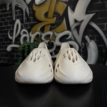 Yeezy Foam RNNR Sand